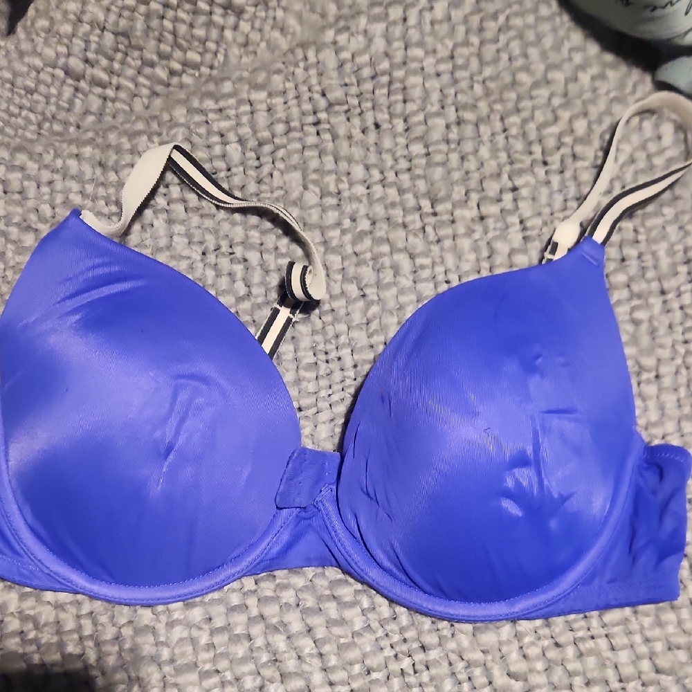 PINK Victoria's Secret Vibrant Purple Bra 36C